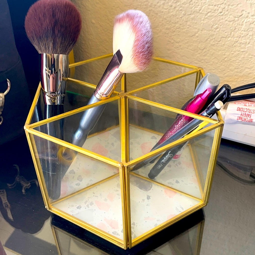 Spinning cute Pencil / brush holder